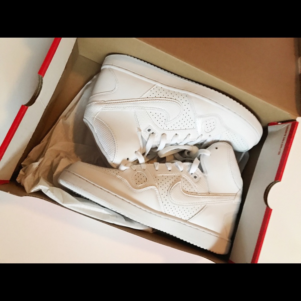 Nike Women Son of Force Mid Sneaker White Size 10